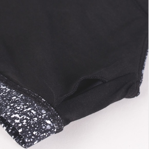 Lululemon Energy Bra
Mini Splatter White Black - Picture 6 of 10